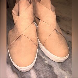 Ccocci Women's Tan Slip-On Shoes